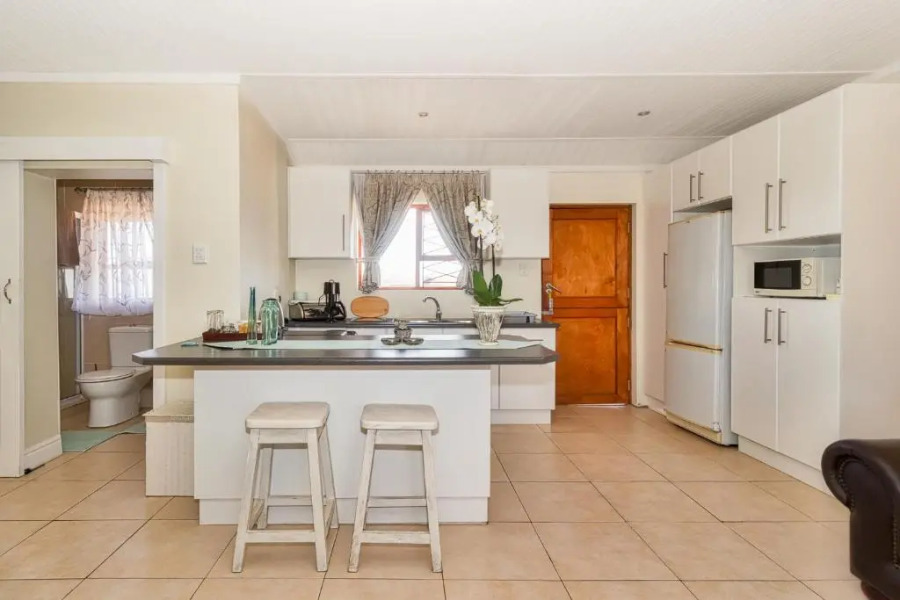 84 De Mist Guesthouse