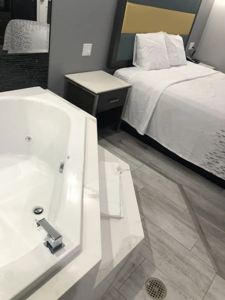 Travelodge Inn & Suites By Wyndham West Covina