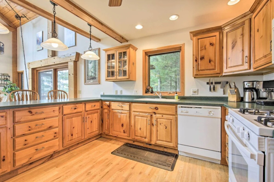 Waterfront Lake Tomahawk Cabin w/ Game Room!