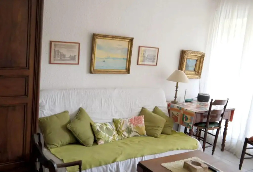 Studio in Saint-tropez, With Pool Access and Enclosed Garden - 800 m F