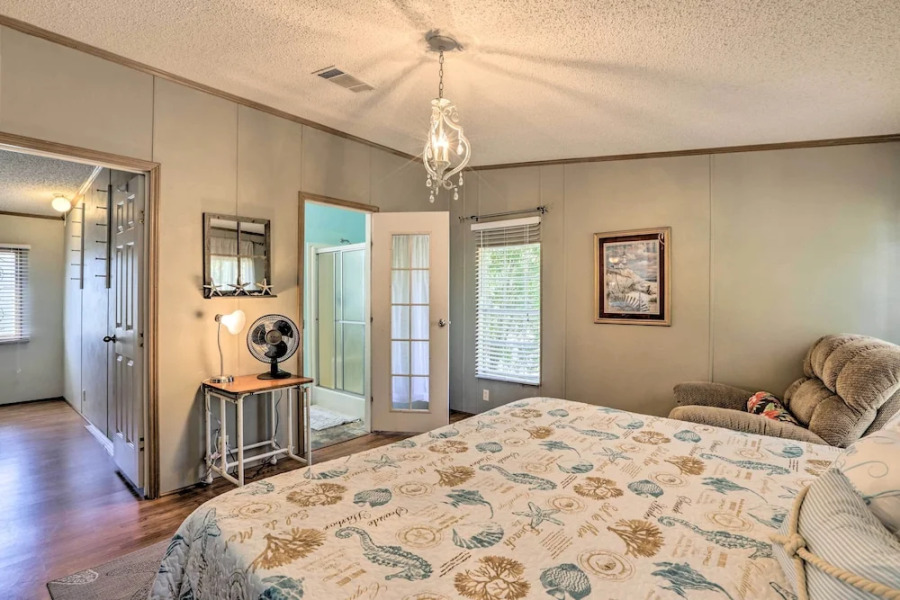 Steinhatchee Home w/ Boat Parking: 1 Mi to Marina