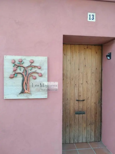 Les Magranes Bed & Breakfast