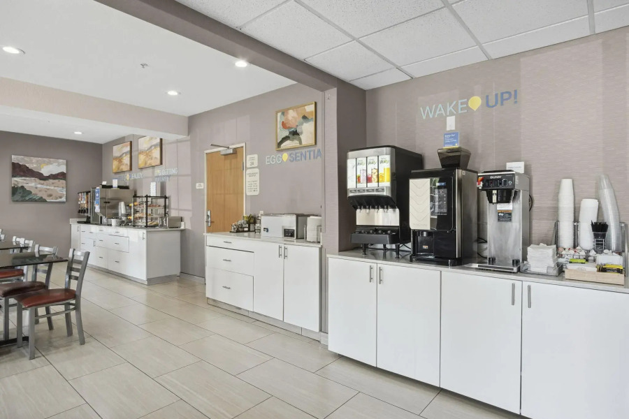 Sonesta Essential Hotels & Suites Kansas City/Blue Springs