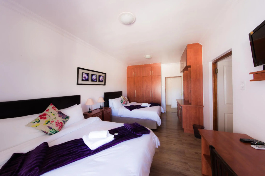 Nama White Guesthouse