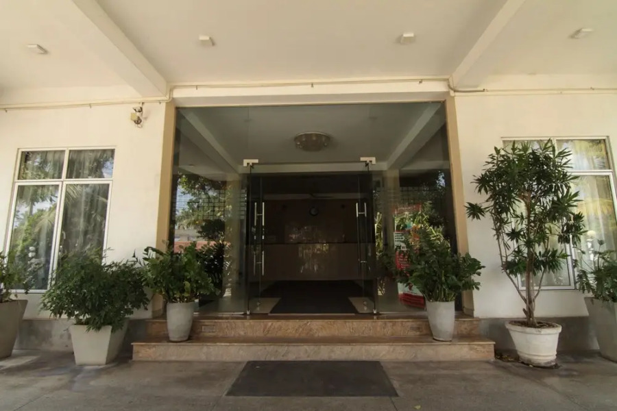 OYO 111 Sea Shine Beach Hotel