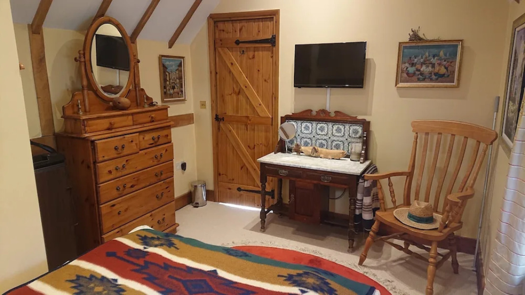 Charming 17th Century 2-bed Cottage in Medmenham