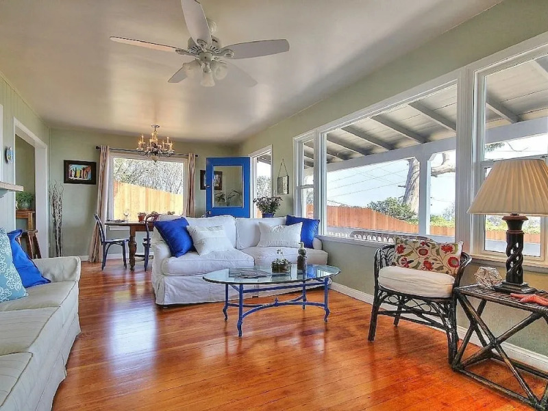 Summerland Ocean View Cottage by RedAwning