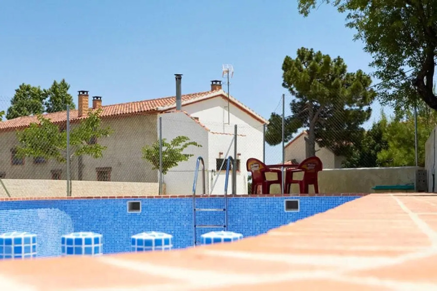 House With 4 Bedrooms in Yeste, With Wonderful Mountain View, Pool Access and Enclosed Garden
