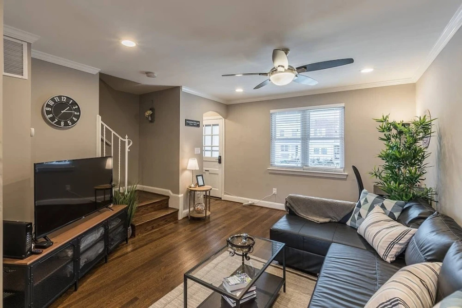 Beautiful 3br/2ba House with cozy backyard by CozySuites