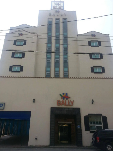 Bally Motel