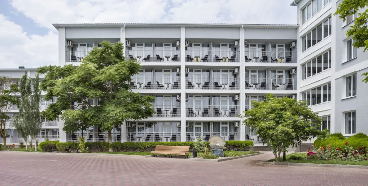 Zolotoj bereg(Evpatorija)