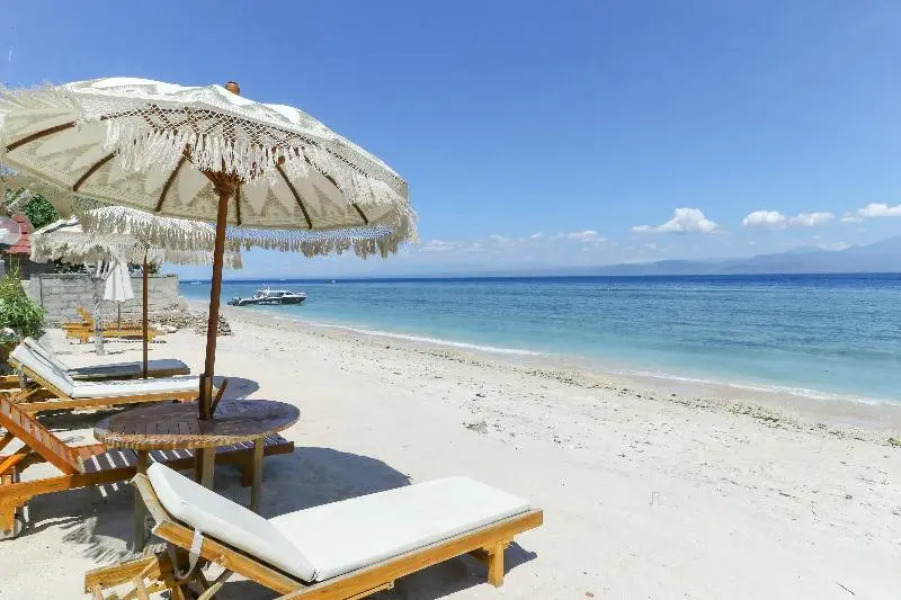 Road Beach Homestay by ZUZU