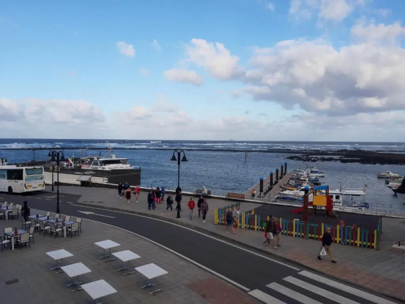 Orzola frente al mar