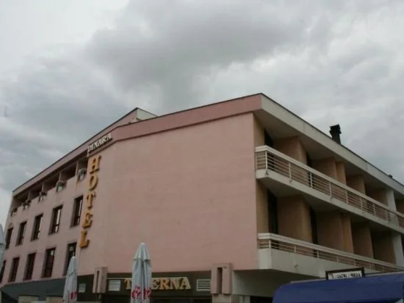 Hotel Dinara