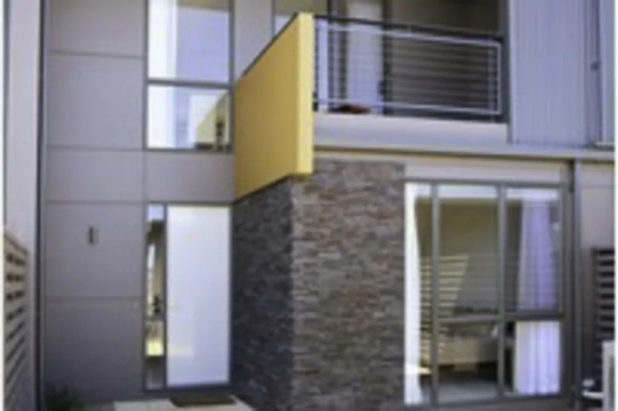 3 Bedroom Condo - Access to Pool Torquay