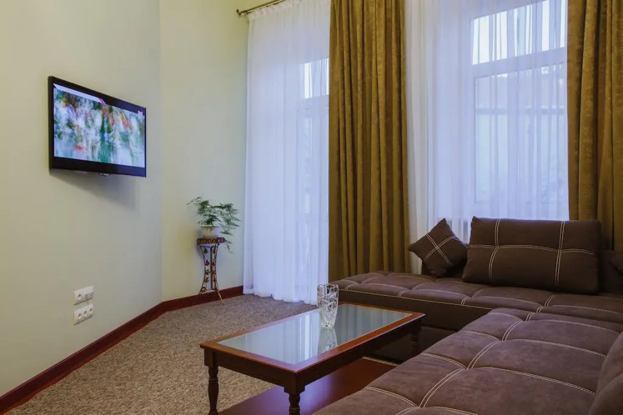 Gsm Apartment at Kiev Train Station