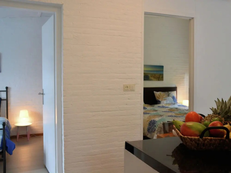 Simple and Laid-back Bungalow on the Edge of Cozy and Child-friendly Park