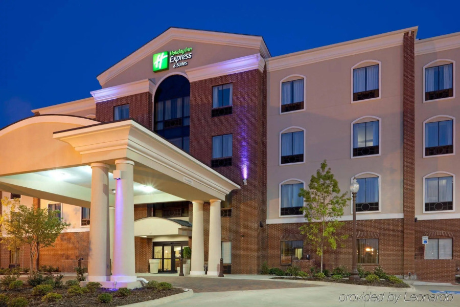 Holiday Inn Express Hotel & Suites Ennis by IHG