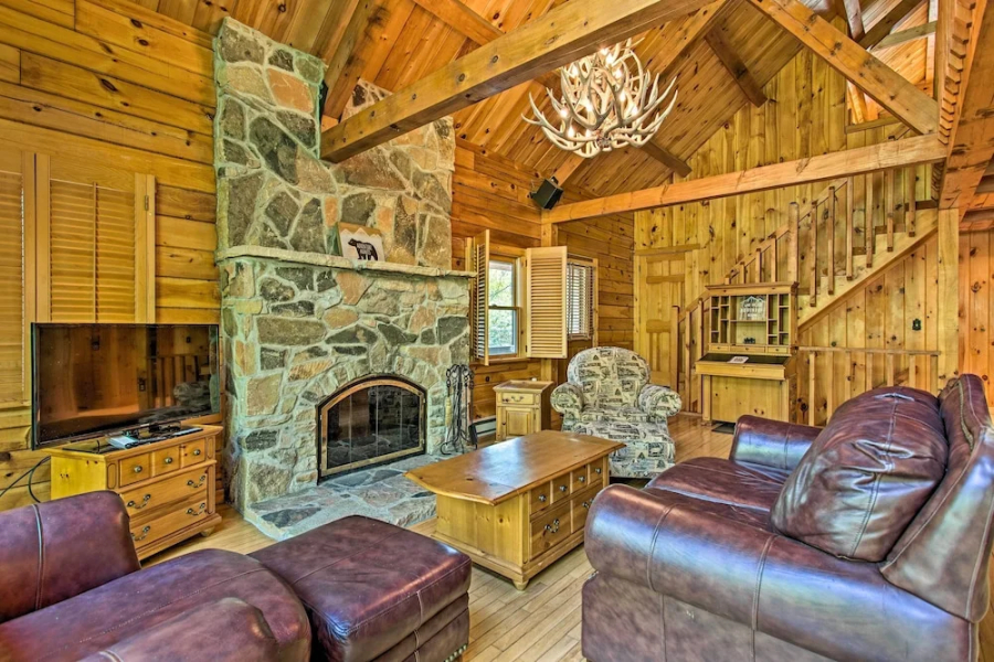 Fire Pit & Hot Tub: Poconos Family Cabin!