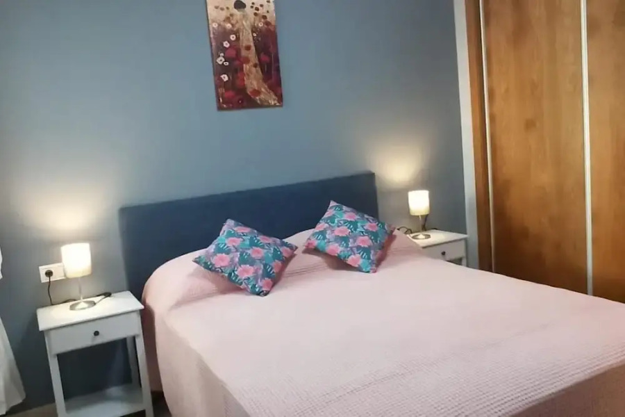 2 Bed Apt - Close To Beach - Pool - Balcony