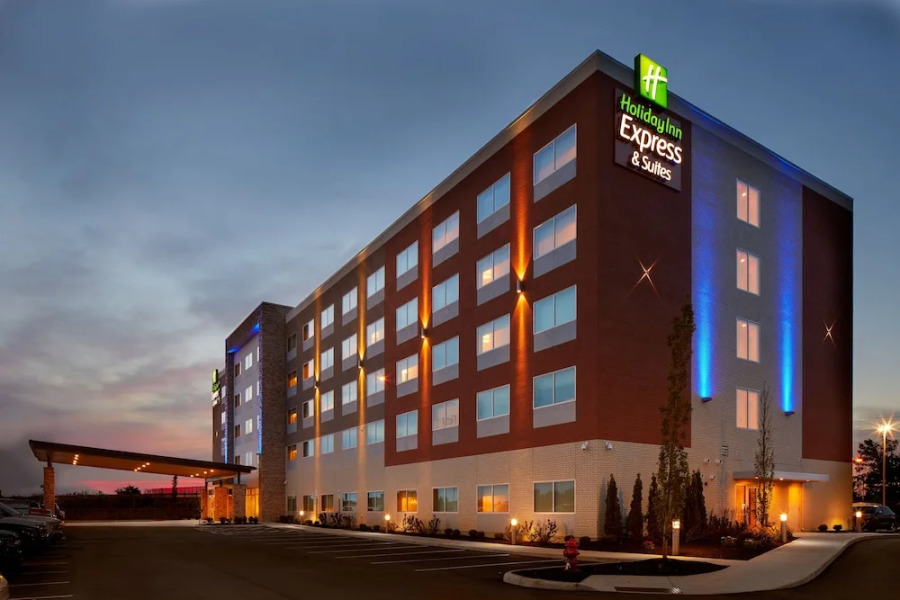Holiday Inn Express & Suites Cincinnati North - Liberty Way