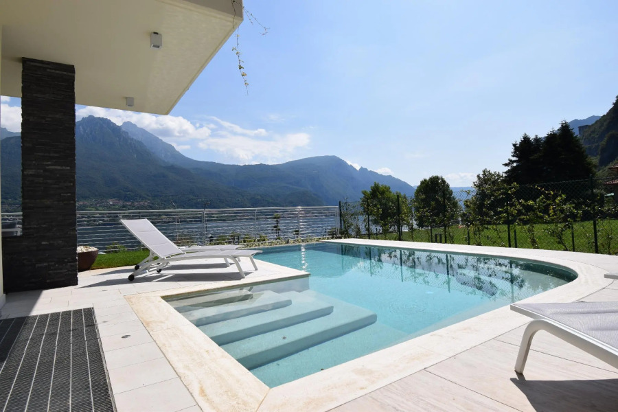 Residence Bellagio Wild Flowers