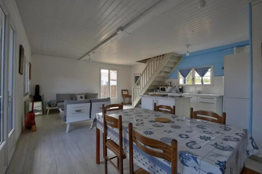 Maison du sentier du littoral et sa piscine naturelle