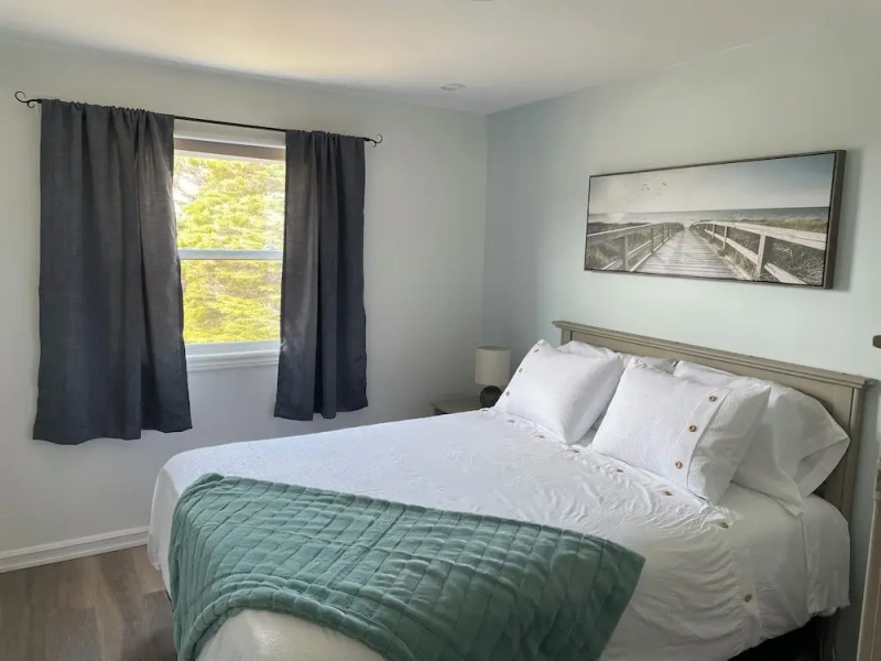 Buoy & Arrow Restaurant and Suites