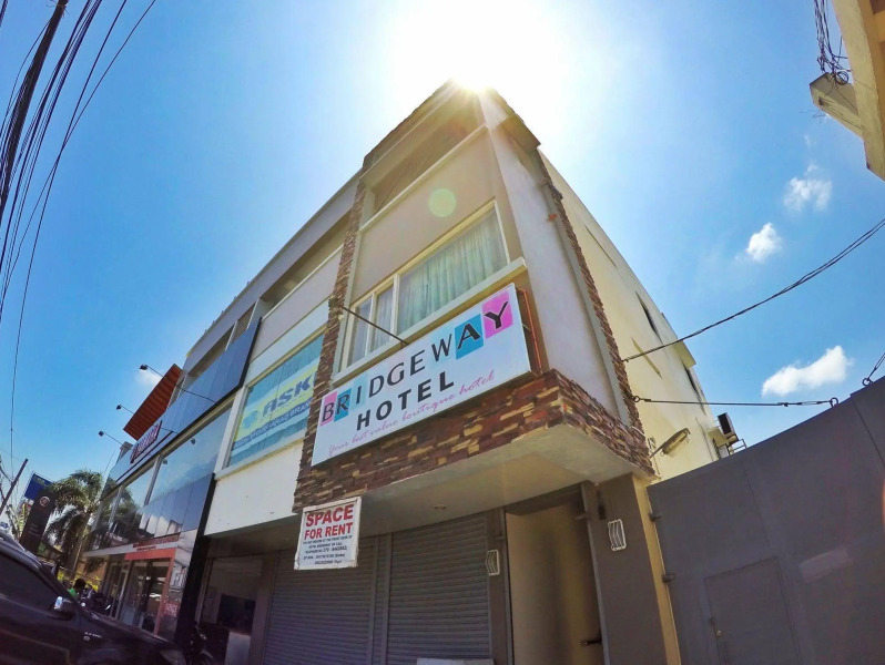 Bridge Way Hotel