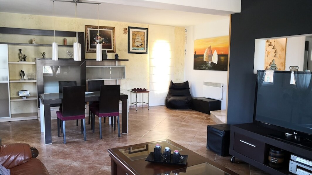 Casa con gran piscina privada