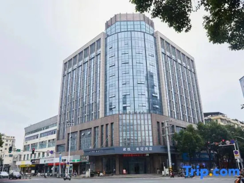 Crown Hotel Junyue
