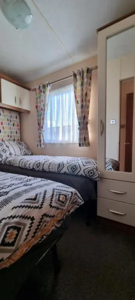 Rj Luxury Caravan Hire 2 with Hot Tub