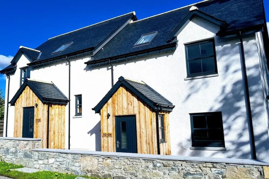 Stylish 3-bed Cottage Located in the Cairngorms