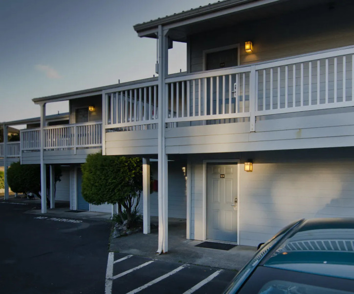 Pacific Reef Hotel & Light Show