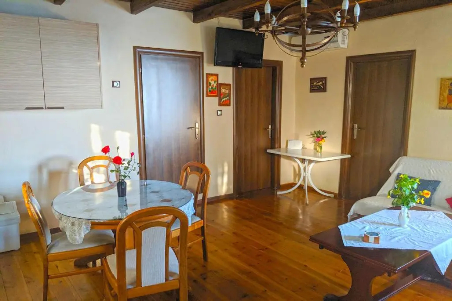 Barlee II Beach Front House, Metamorfosi