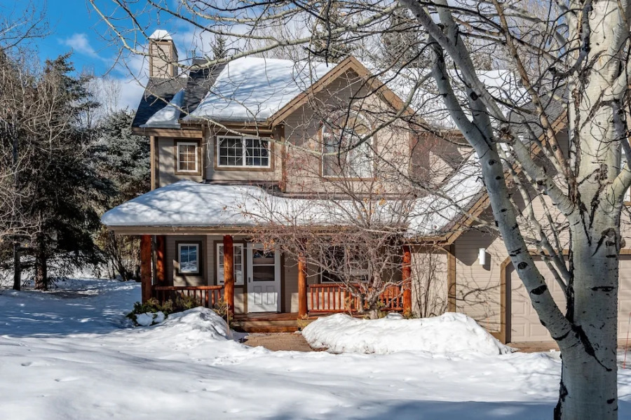 Yeagr Home Elkhorn by RedAwning