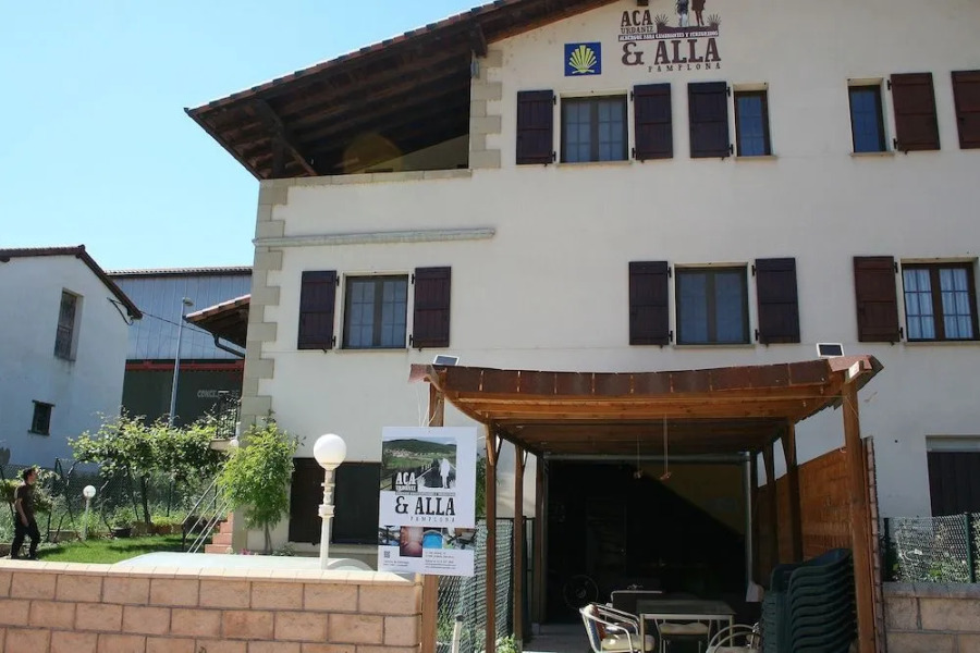 Alojamientos Acá y Allá - Hostel