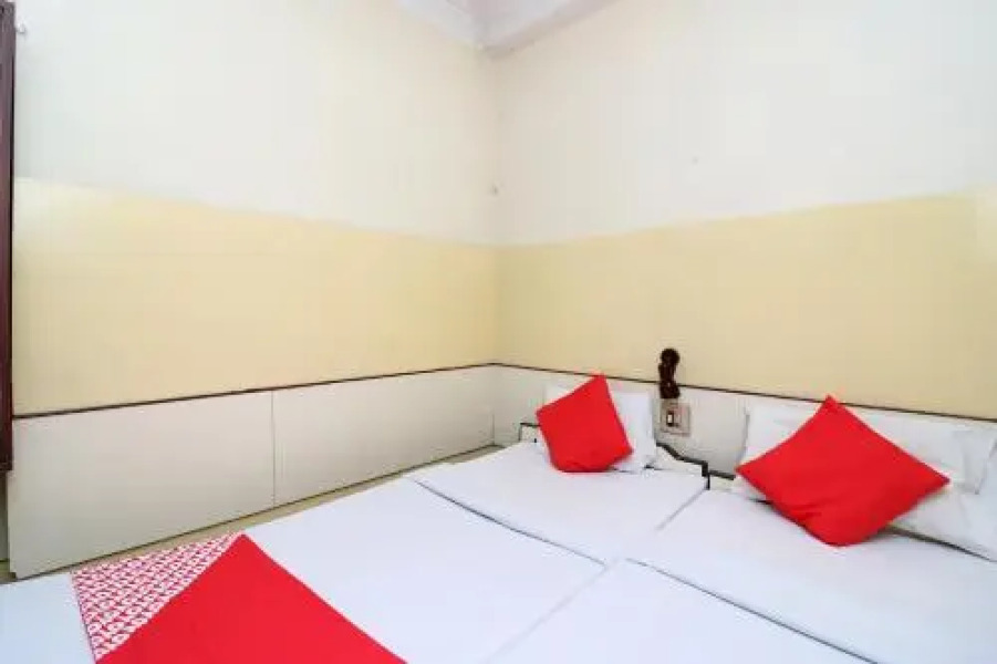 OYO 28177 Hotel Amrita