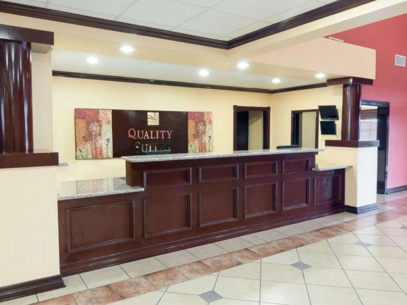 Quality Suites Houston IAH Airport - Beltway 8