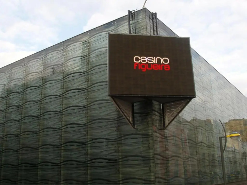 Atlantic Ocean & Pool Apartment