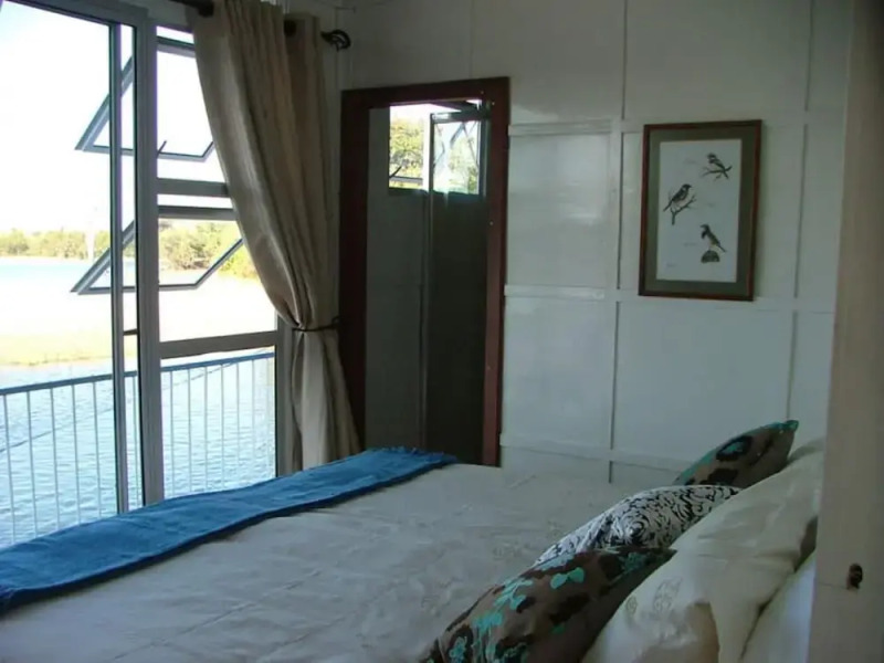 Houseboat With Aircon and Splash Pool - 2128