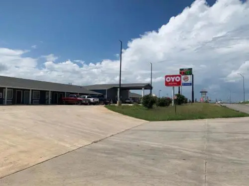 Southern Inn and Suites Pearsall