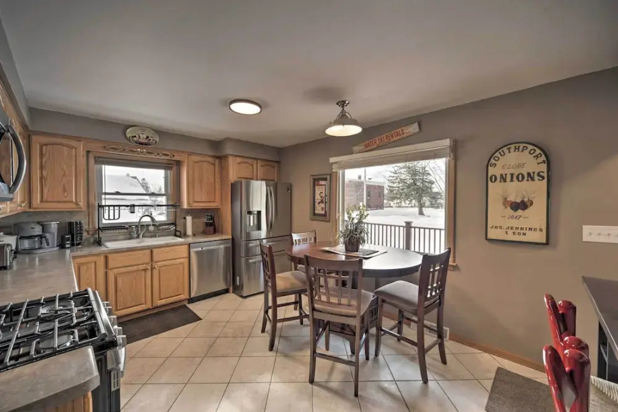 Pet-friendly Retreat ~ 1 Mi to St Louis River!