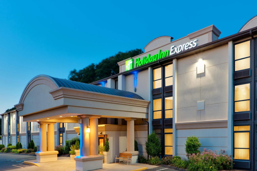 Holiday Inn Express Southington by IHG