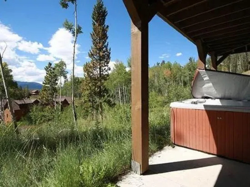 1345 Rendezvous Cabin