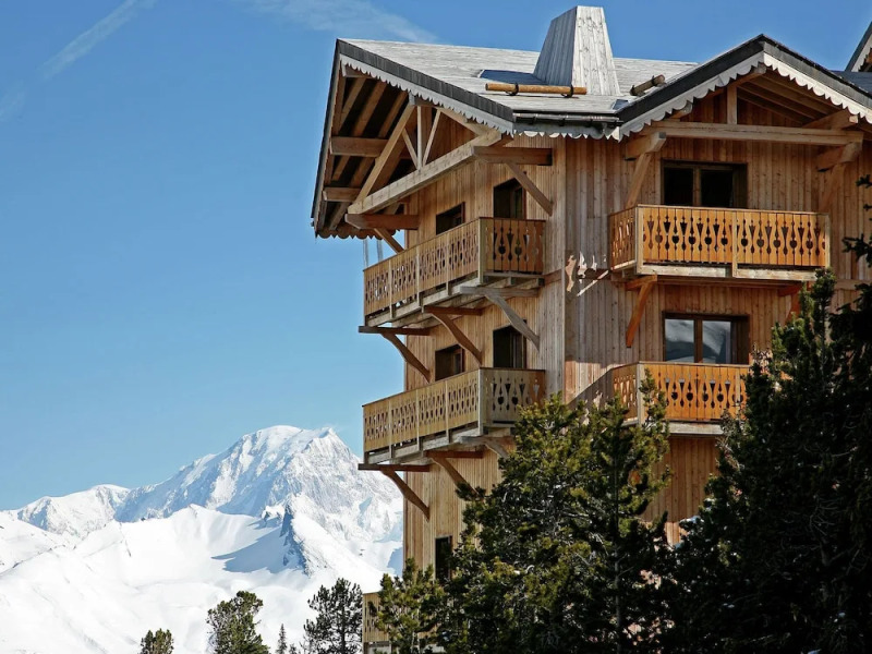 Comfortable Rustic Apartment With a Fireplace and Wi-fi in Arc 2000