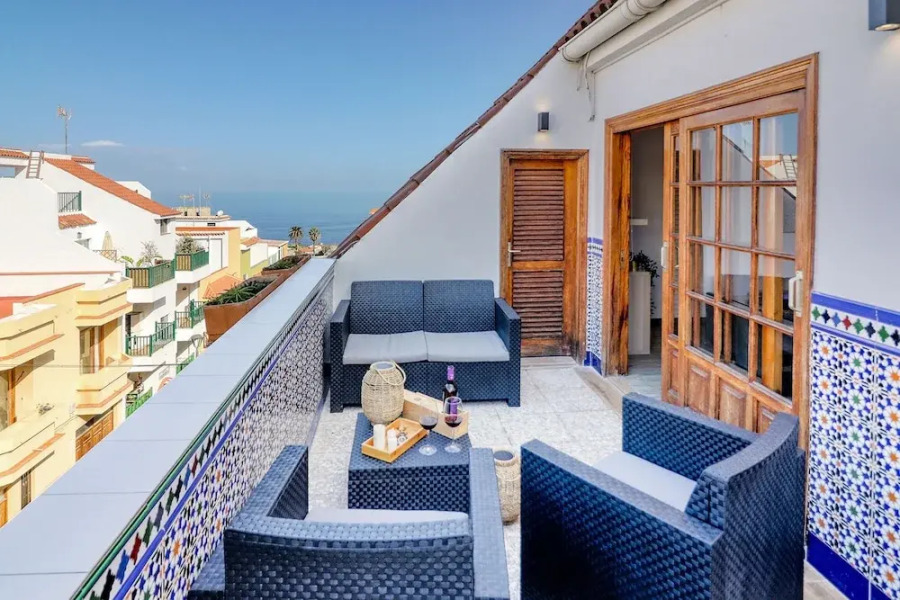 Retreat w Ocean Views Private Parking Ensuite