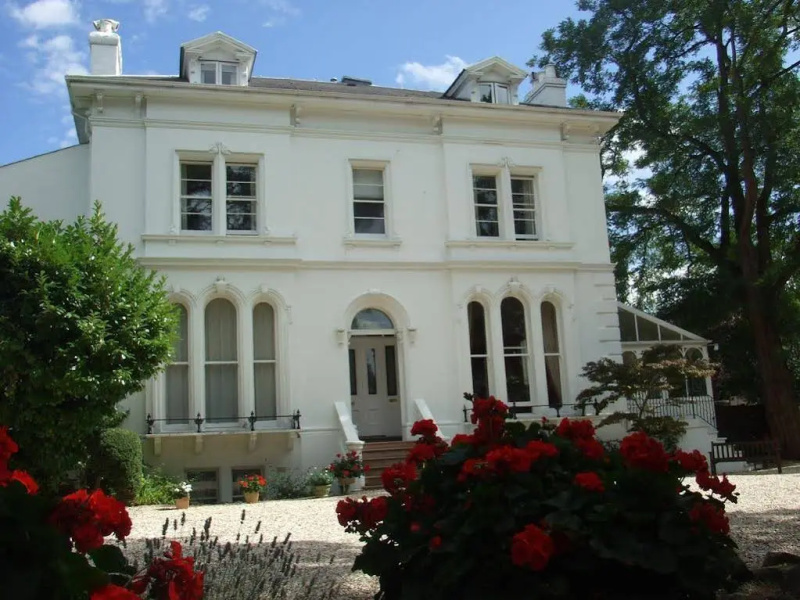 Lypiatt House