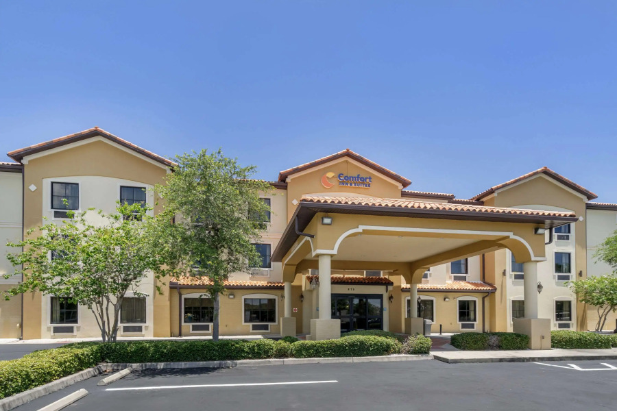 Comfort Inn & Suites Northeast - Gateway