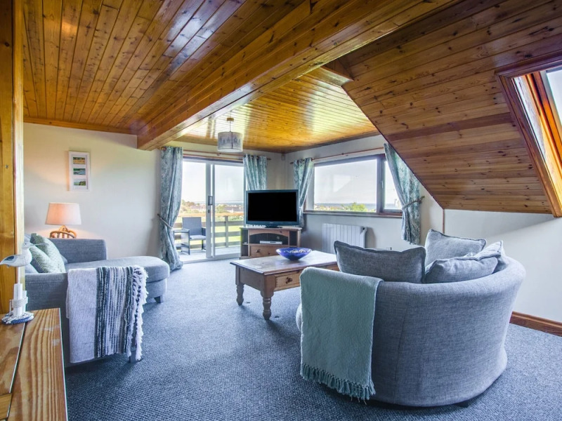 Modern Holiday Home in Moelfre Near Beach